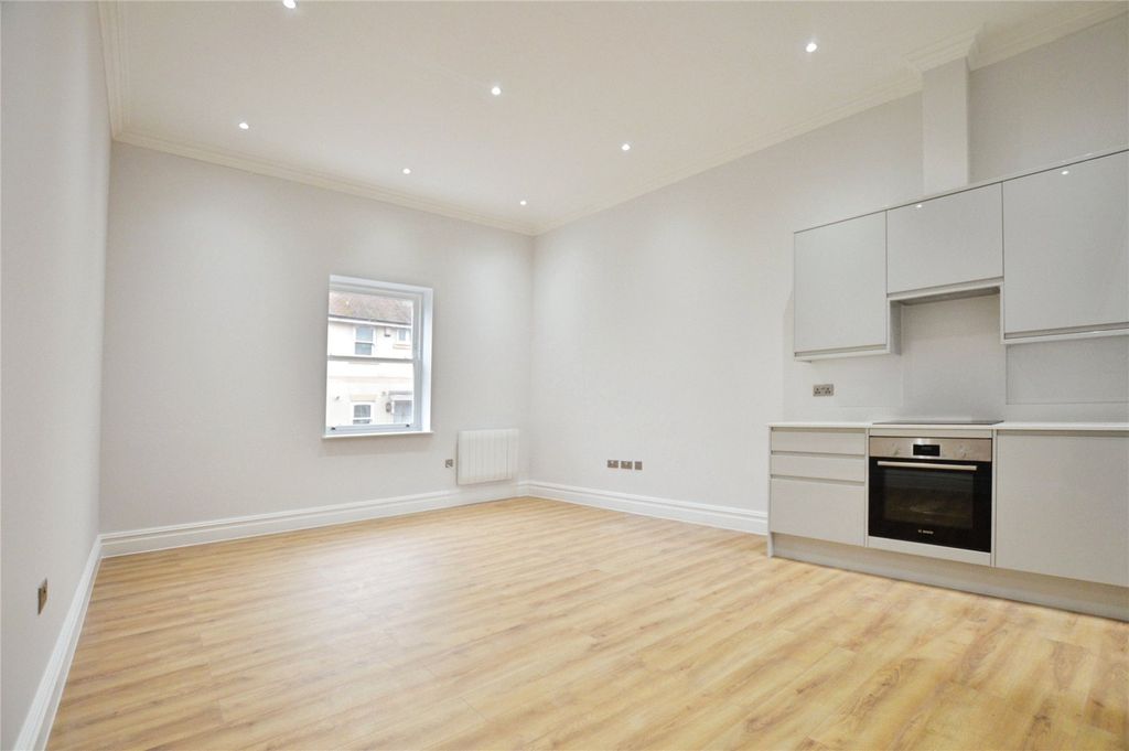 Property photo 3 of 15 Picture No. 10