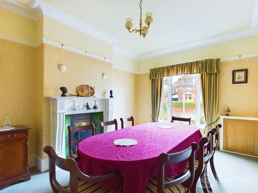 Property photo 3 of 16 Dining Room