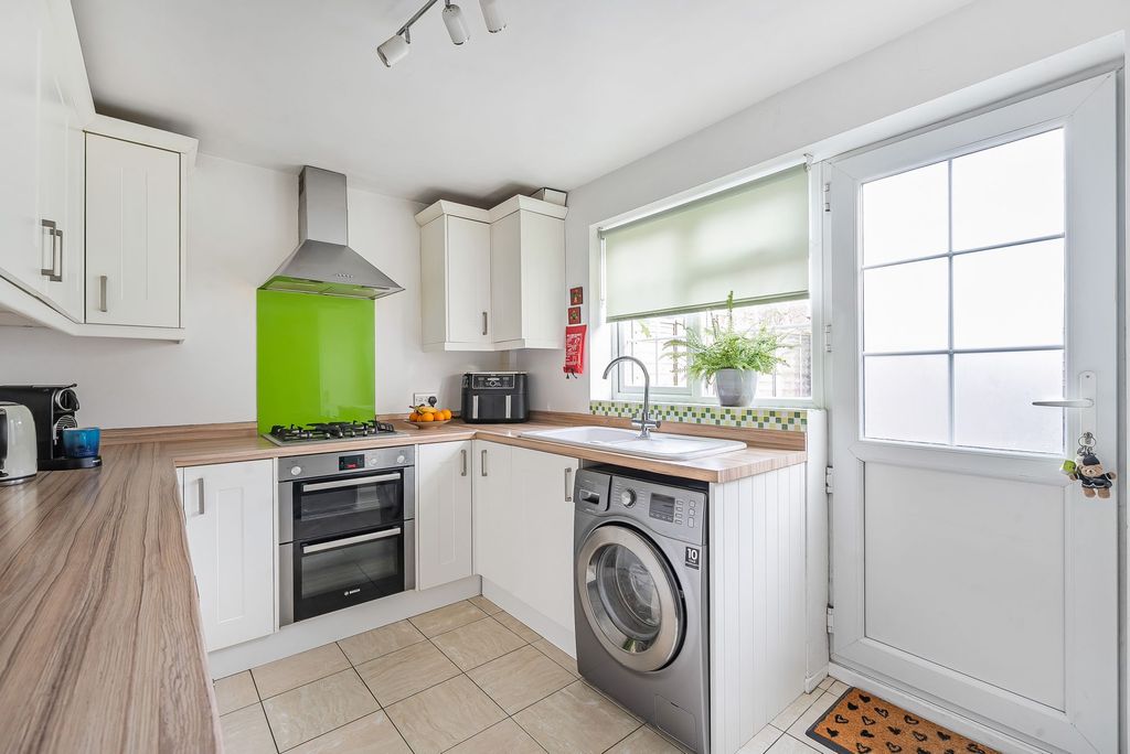 Property photo 3 of 18