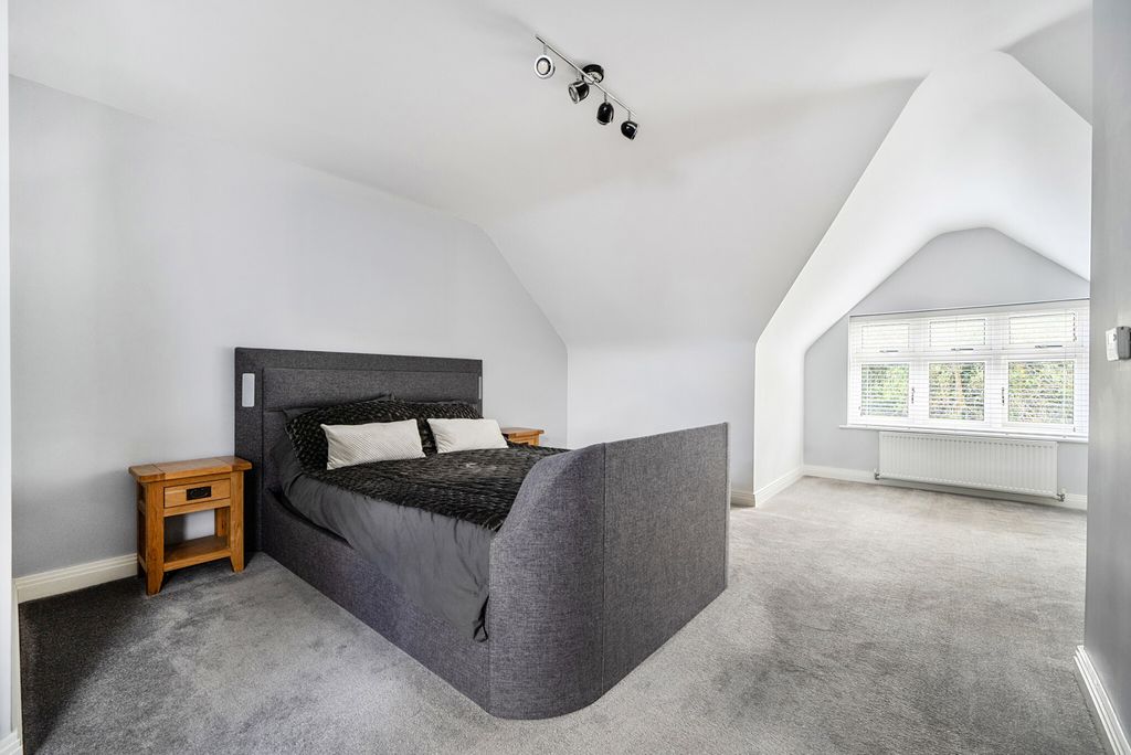 Property photo 3 of 22 1-6A22B55E9Ec86-1...