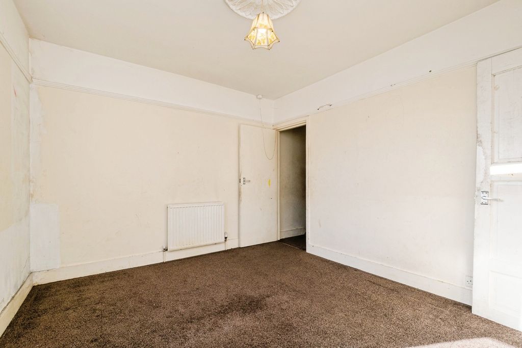 Property photo 3 of 29 Pbox-Img.Jpg