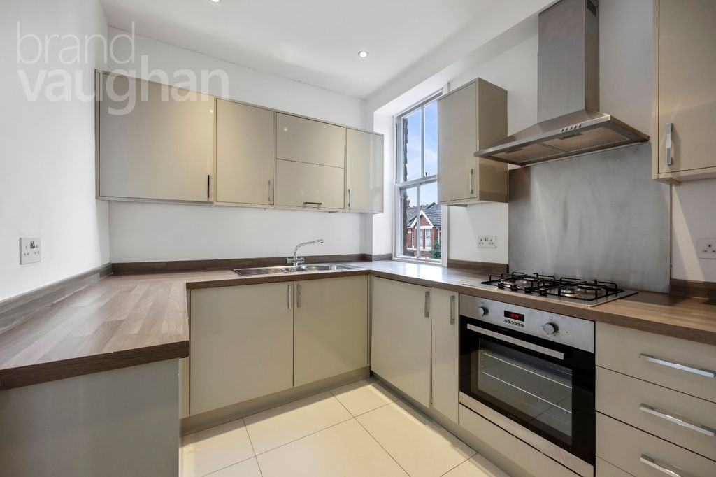 Property photo 3 of 18 Picture No. 15