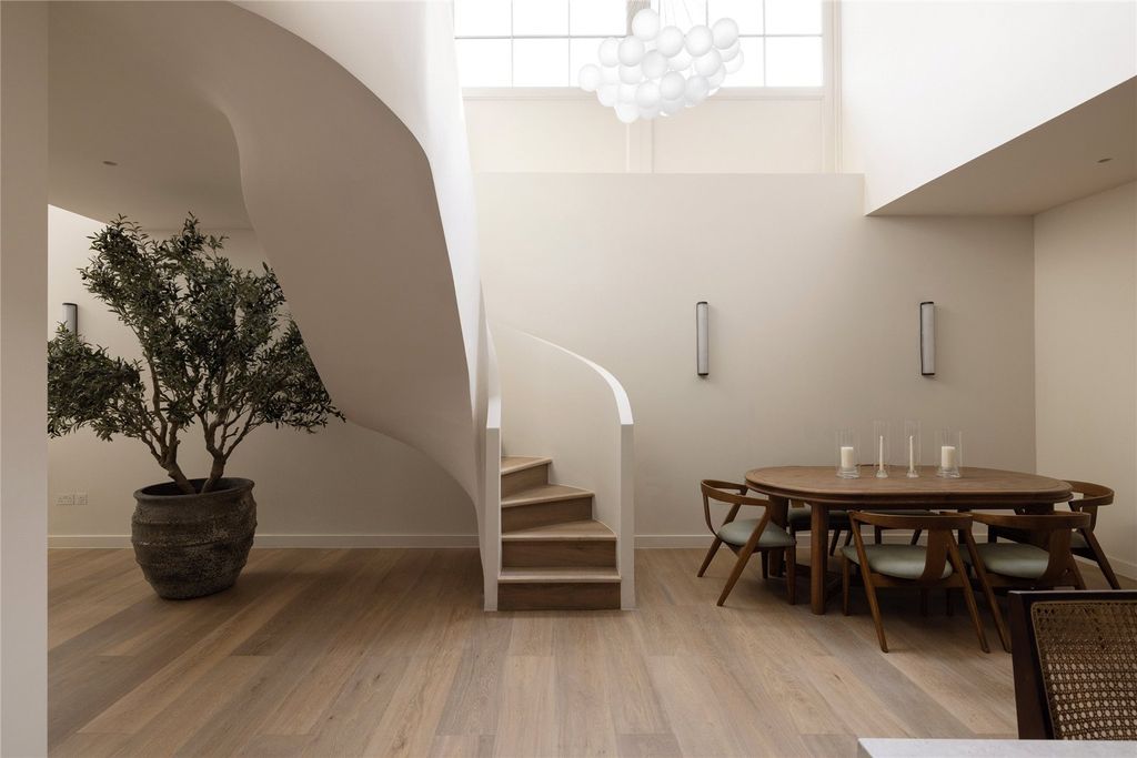 Property photo 2 of 17 Picture No. 10