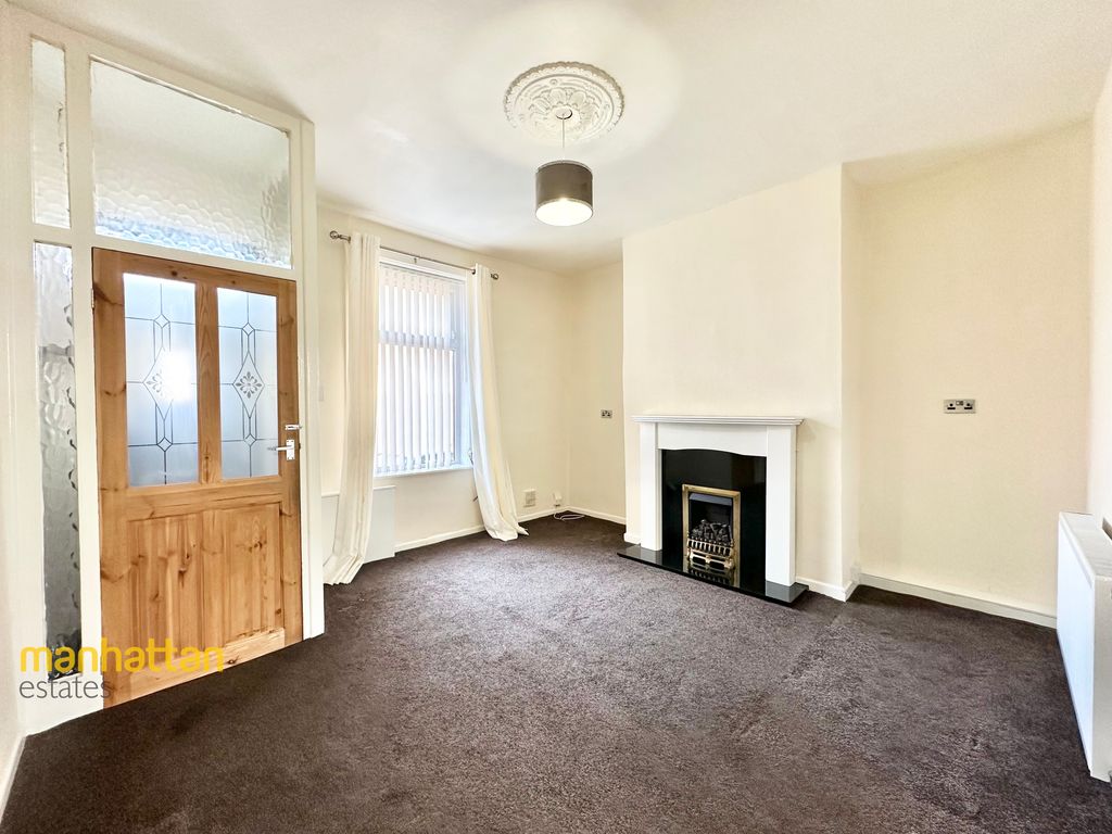 Property photo 2 of 13 Lounge