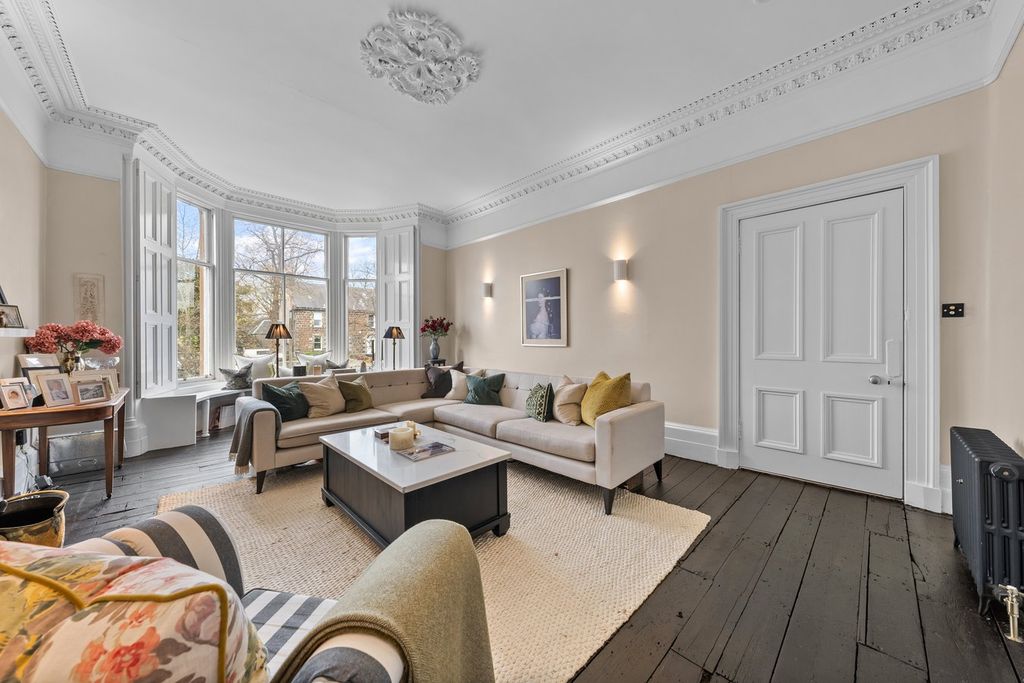 Property photo 2 of 43