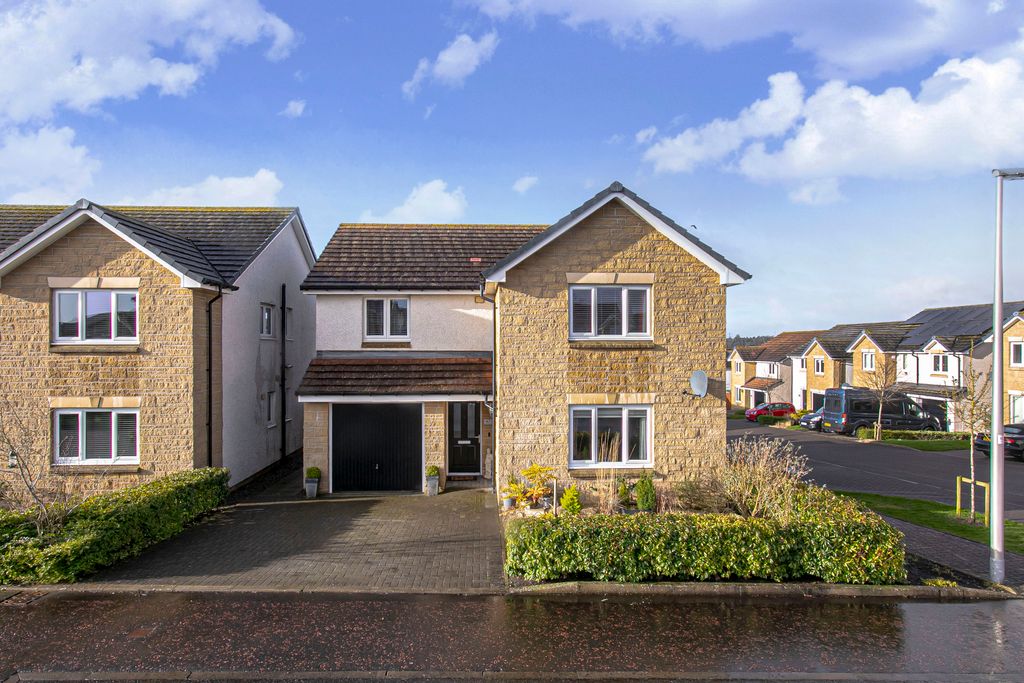 Property photo 1 of 46 Primary Property Image