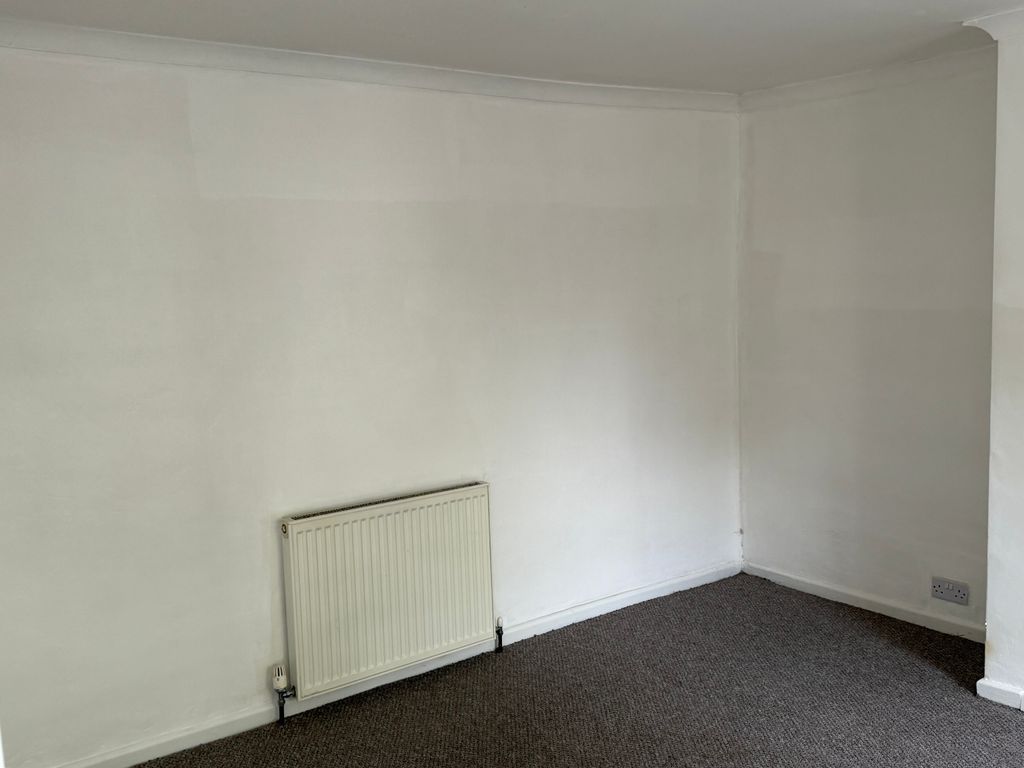 Property photo 3 of 9 Lounge