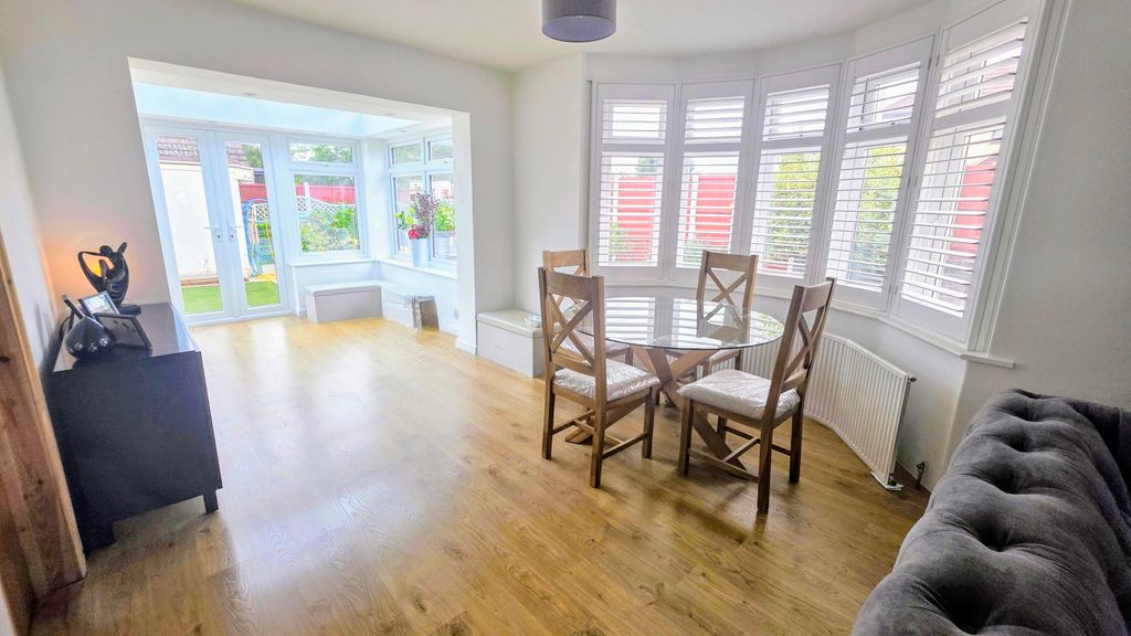 Property photo 3 of 29 Reception