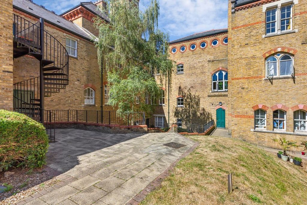 Property photo 1 of 1