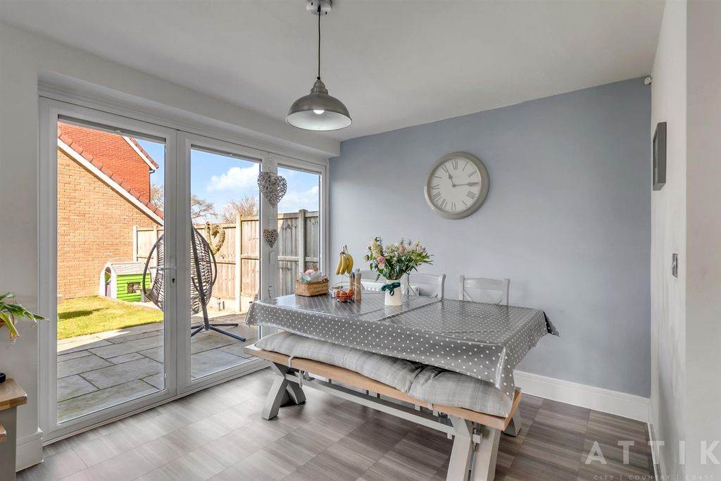 Property photo 3 of 42 30 Horseshoe Road, Hethersett, Nr9 3Pa (15).Jpg