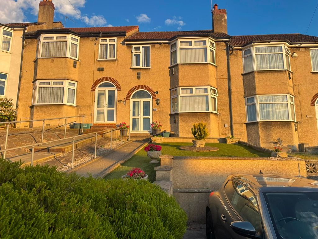 Property photo 3 of 18 5131353