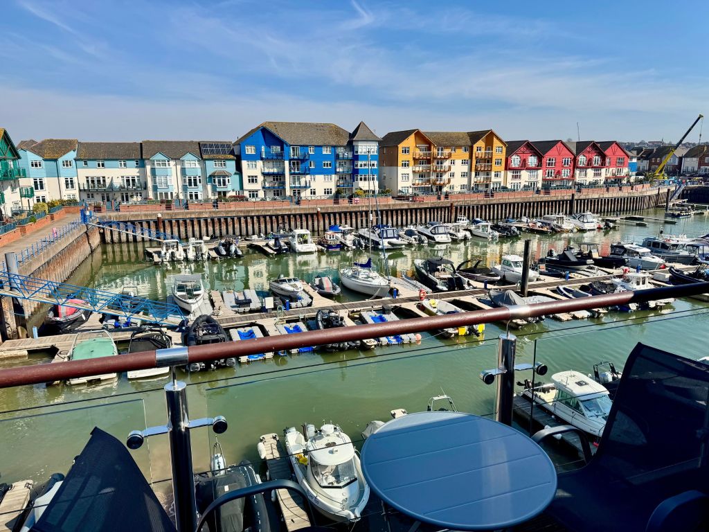 Property photo 1 of 8