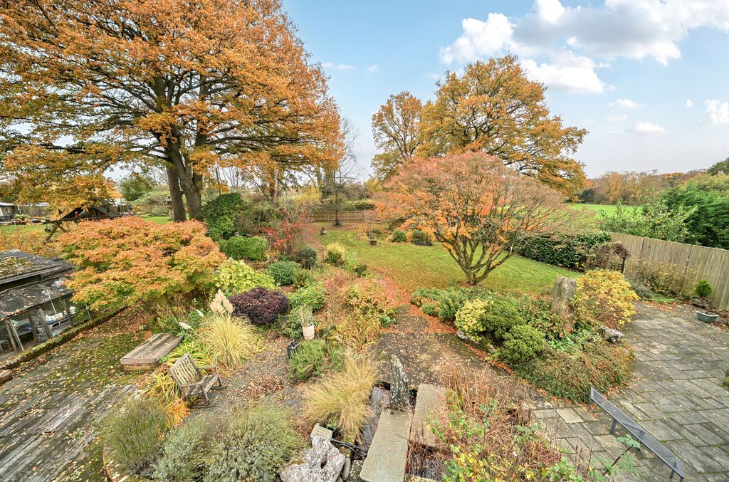 Property photo 2 of 18 1375171-3-690Caea...