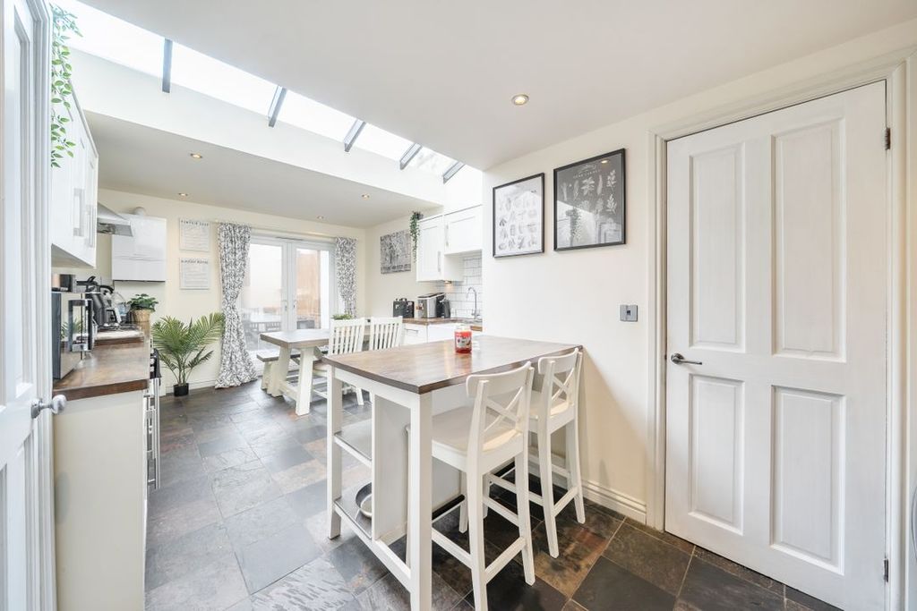 Property photo 2 of 11 1464442116A0B4544c0Fa3