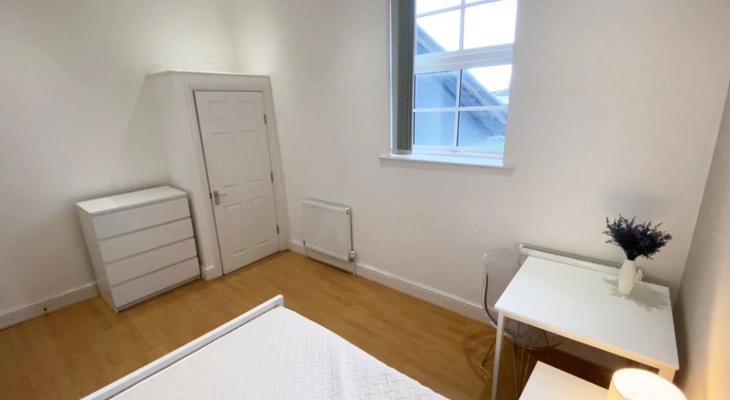 Property photo 3 of 10 Room A