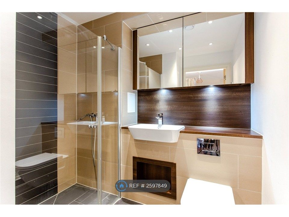 Property photo 3 of 11 Bathroom
