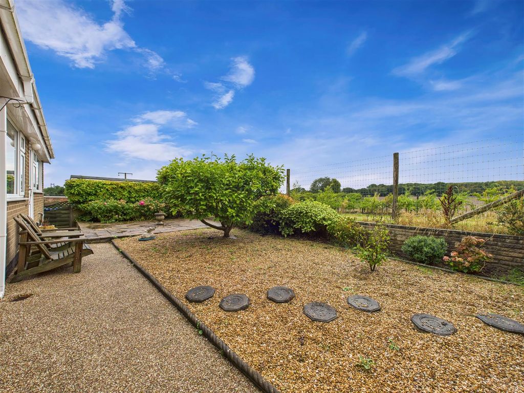 Property photo 2 of 12 Cam05193G0-Pr0042-Still006.Jpg