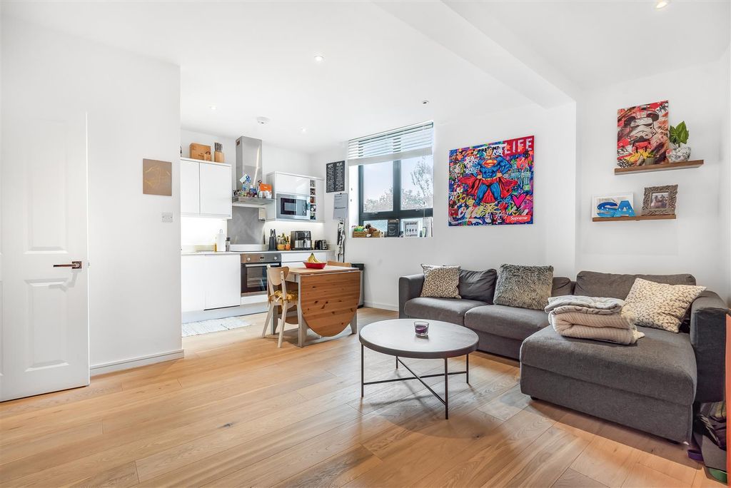 Property photo 2 of 11 Property Photo