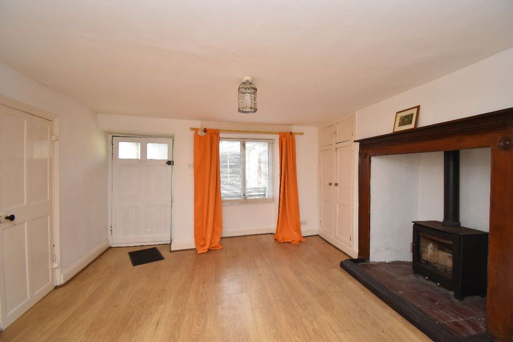 Property photo 2 of 7