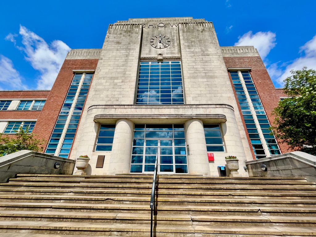 Property photo 2 of 21