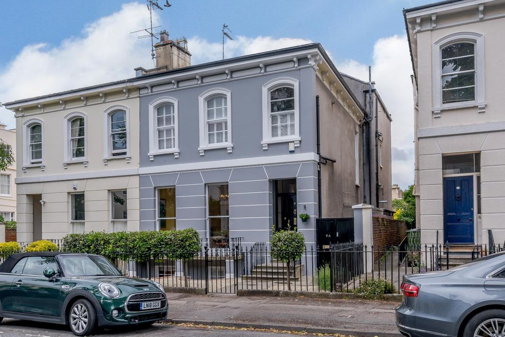 Property photo 1 of 25