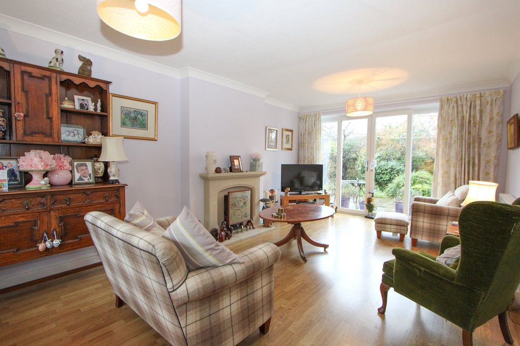 Property photo 3 of 28