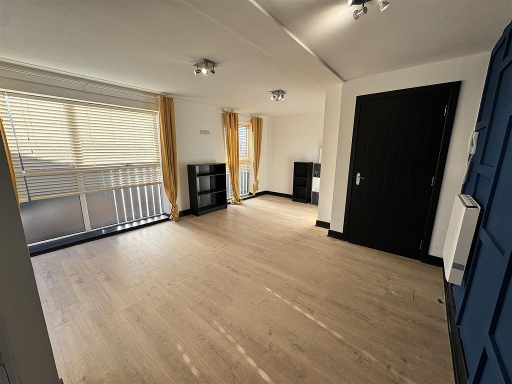 Property photo 3 of 13 Living Room