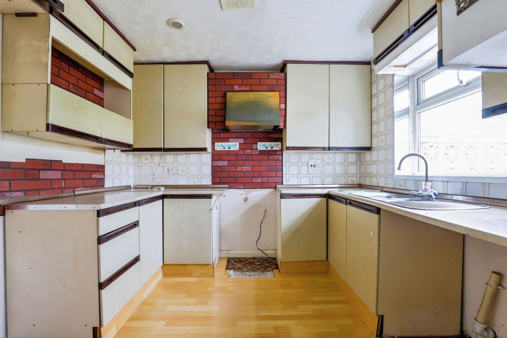 Property photo 3 of 19 Pbox-Img.Jpg