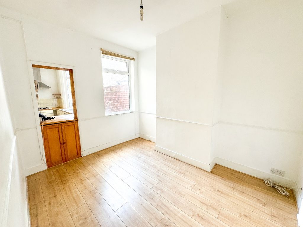 Property photo 3 of 15 4493374
