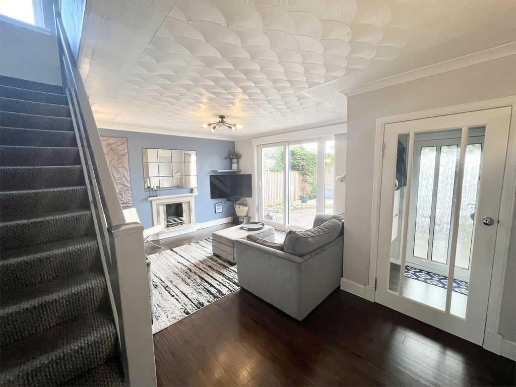 Property photo 3 of 25