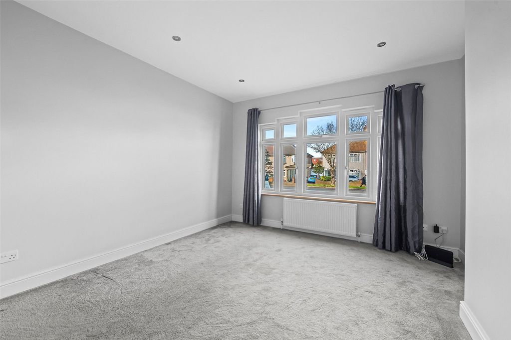 Property photo 3 of 25 Picture No. 02