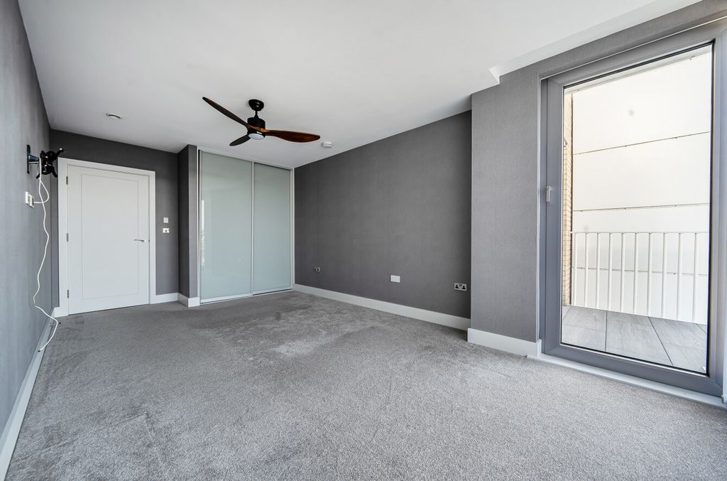 Additional image 5 of 2 bed flat to rentBrighton Road, Worthing, West Sussex BN11