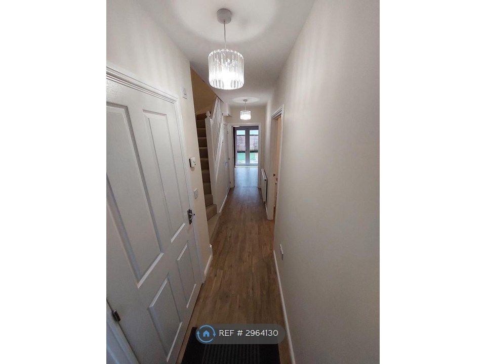 Property photo 2 of 20 Hallway