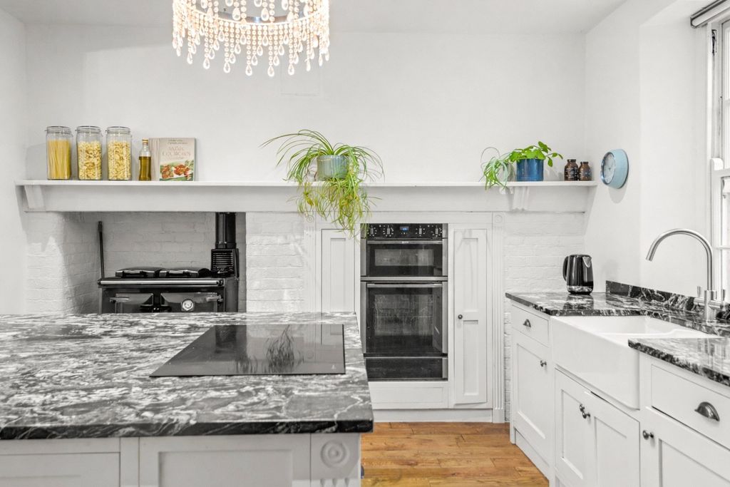 Property photo 2 of 5 Kicthen