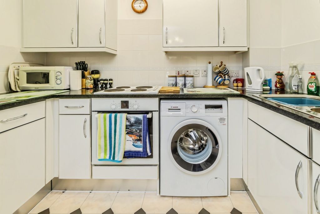 Property photo 3 of 17 Pbox-Img.Jpg