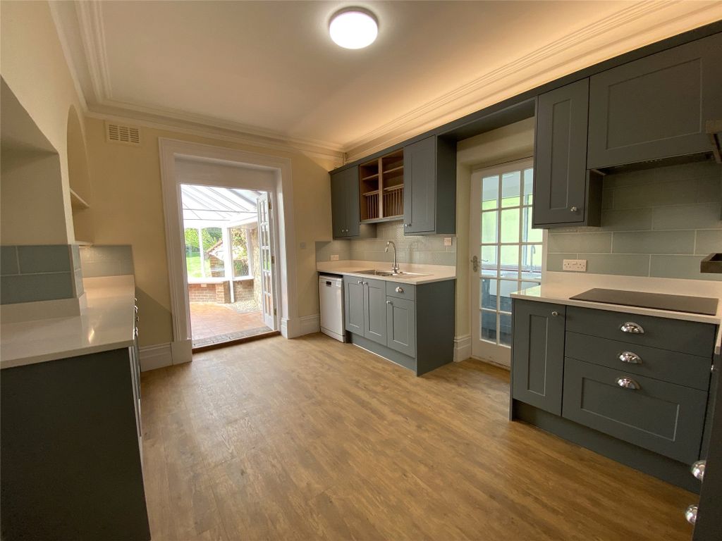 Property photo 2 of 14 Kitchen