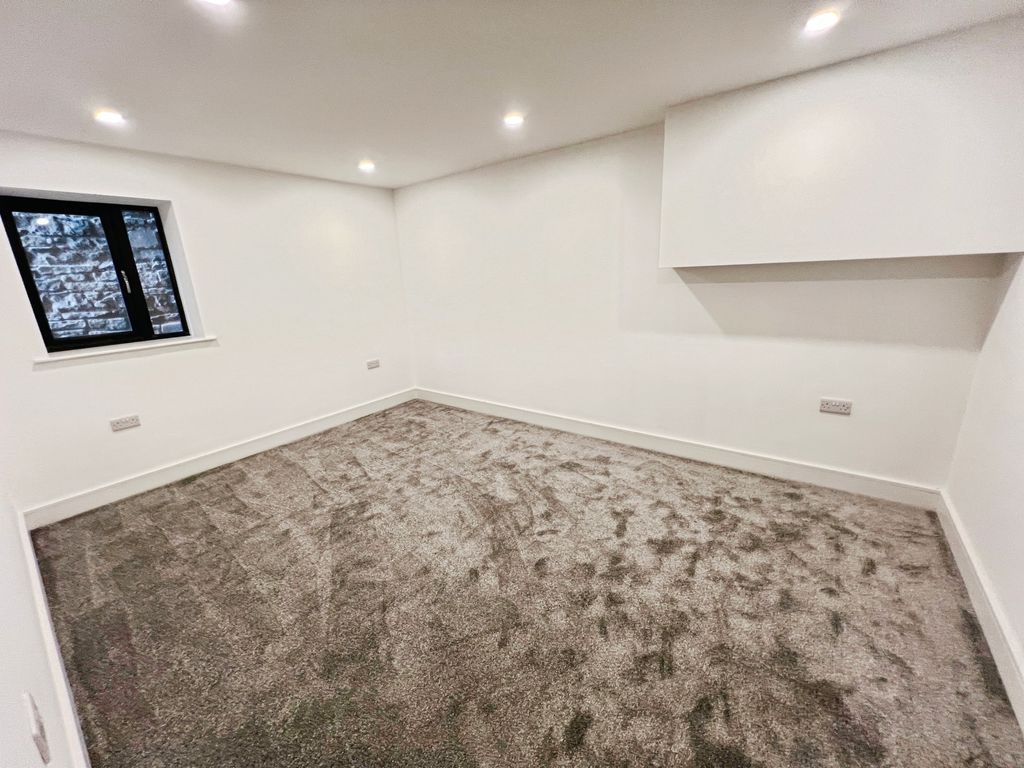 Property photo 3 of 15 Bedroom