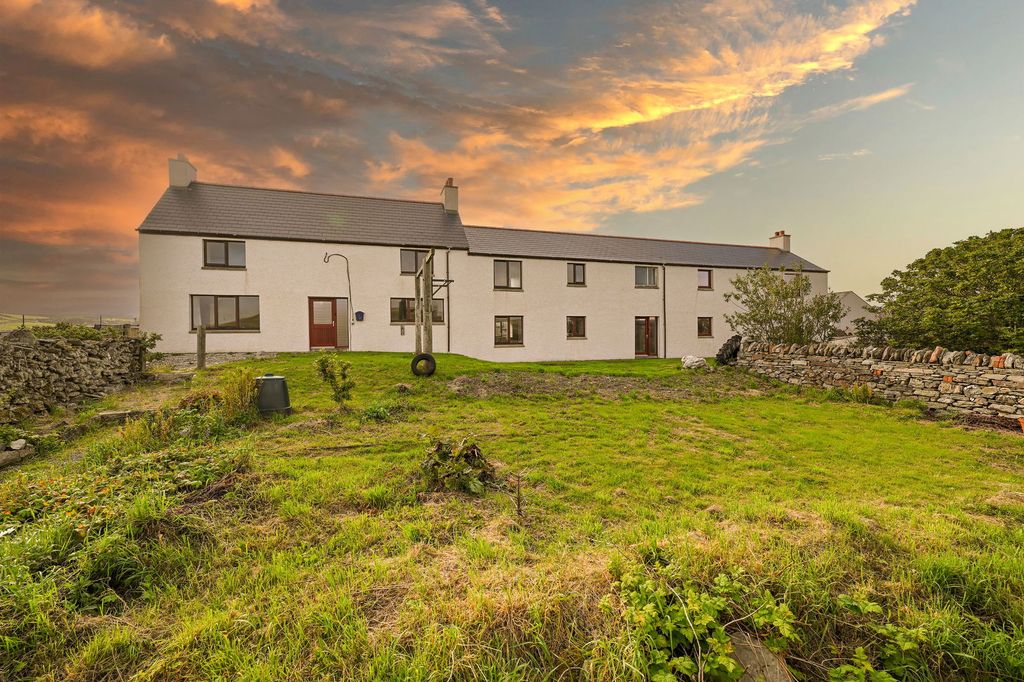 Property photo 2 of 74