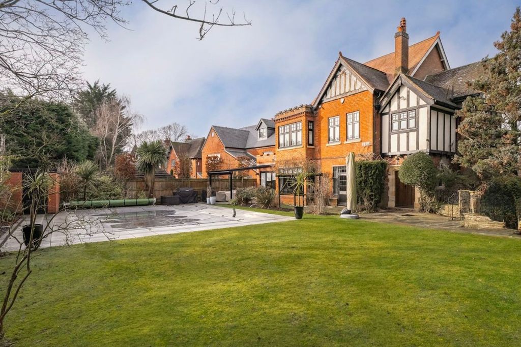 Property photo 1 of 30