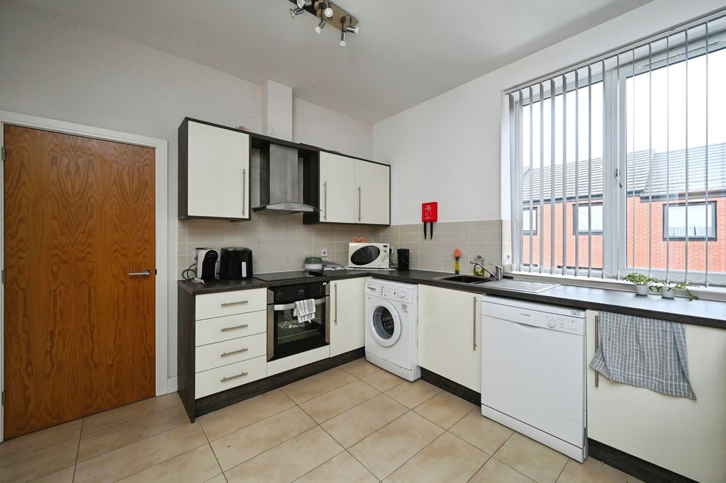 Property photo 3 of 17 Photo