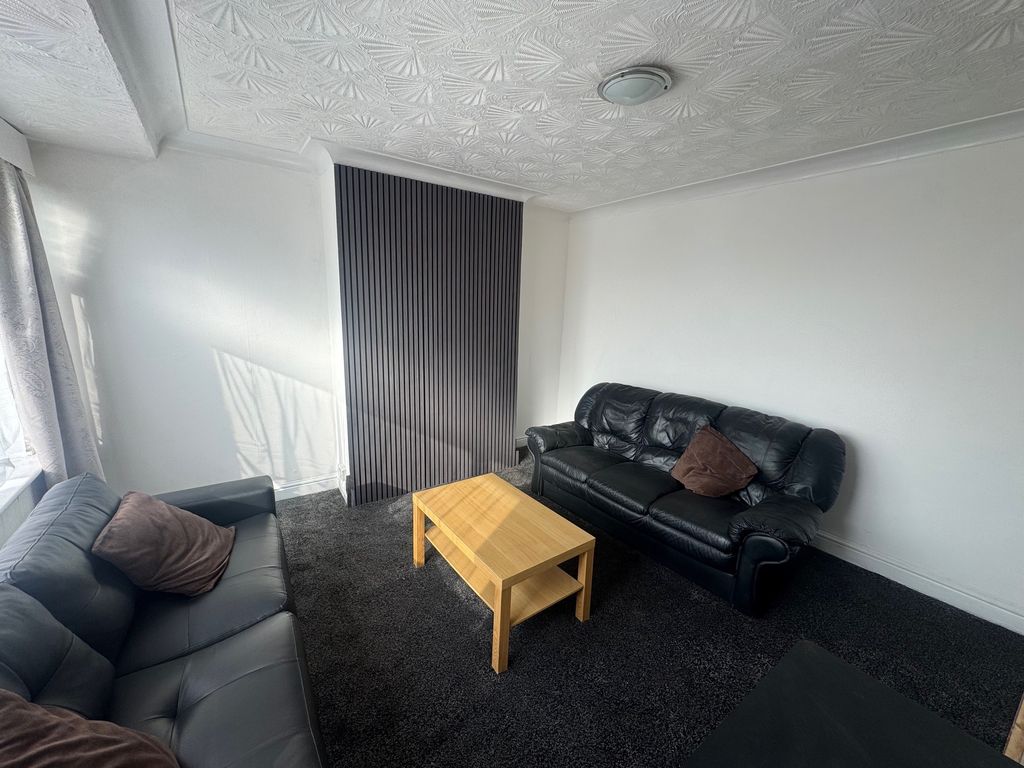 Property photo 3 of 9 Image
