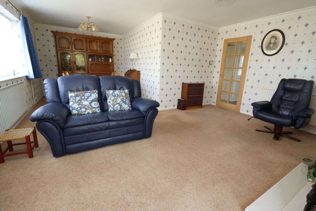 Property photo 3 of 17 Img_6143