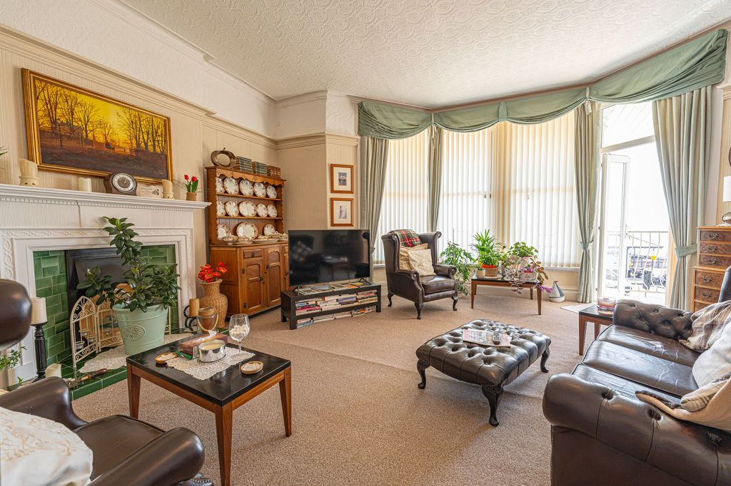 Property photo 3 of 42