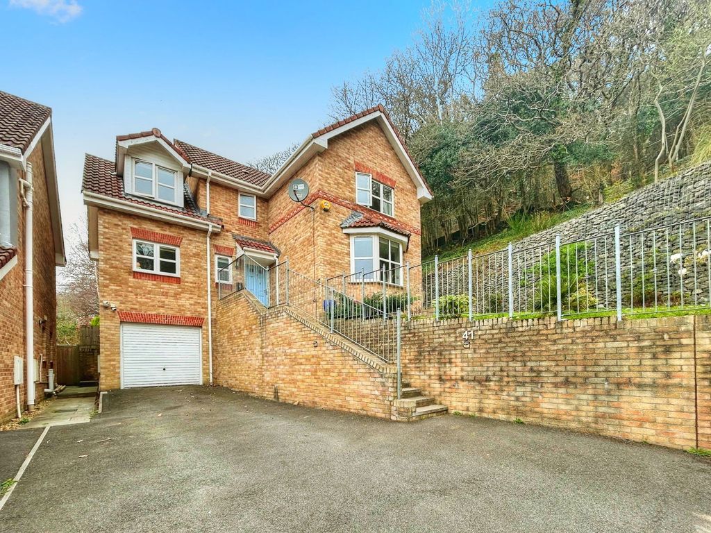 Property photo 2 of 47