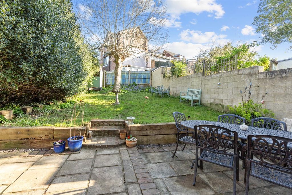 Property photo 2 of 13 Hollingbury Rise-5.Jpg