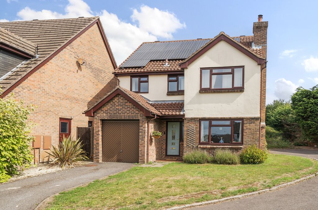 Property photo 1 of 12 1332221-5-6895d73...