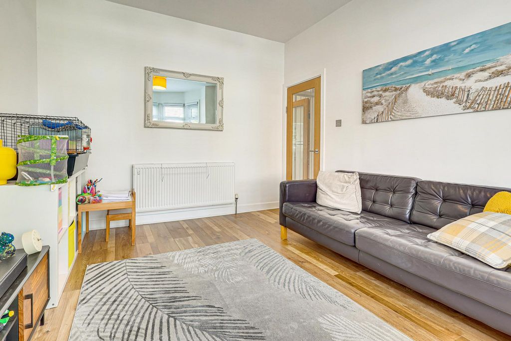Property photo 3 of 18