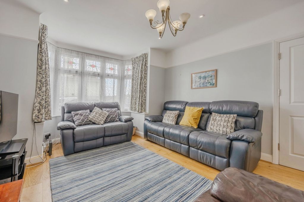 Property photo 3 of 27 Pbox-Img.Jpg