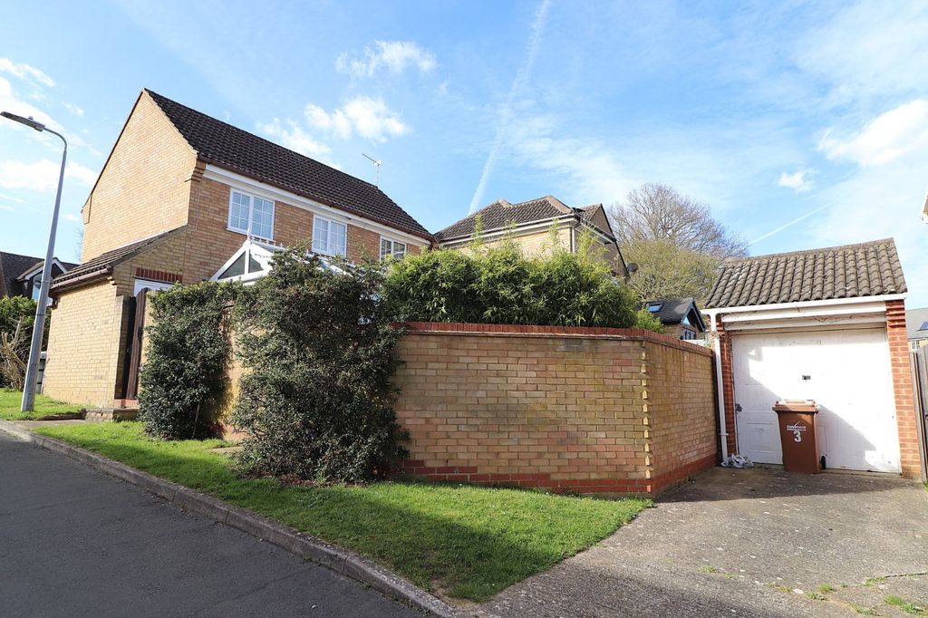 Property photo 2 of 21 Picture No. 24