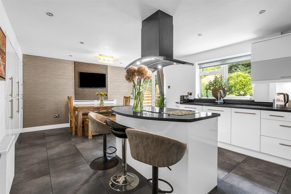 Property photo 3 of 26 Internal-24.Jpg